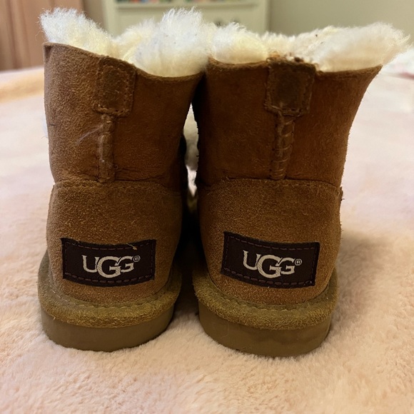 Toddler kids Uggs GITA boot size 7 - Picture 11 of 11